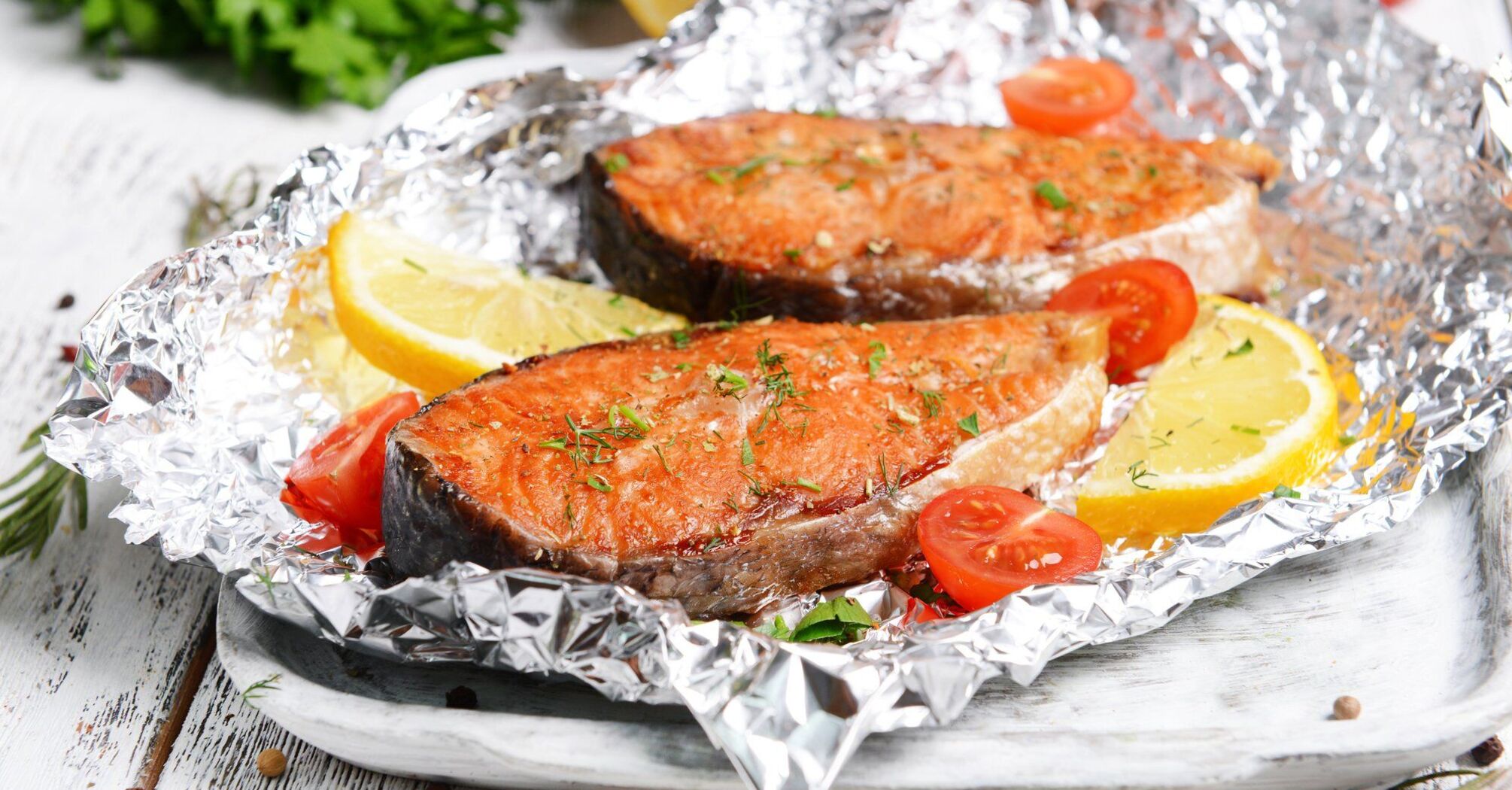 How to bake delicious and healthy trout: an easy recipe for dinner