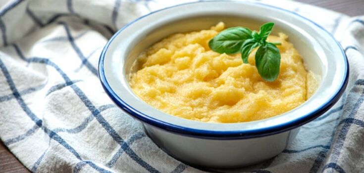 How to make corn porridge that even children can eat: a simple recipe