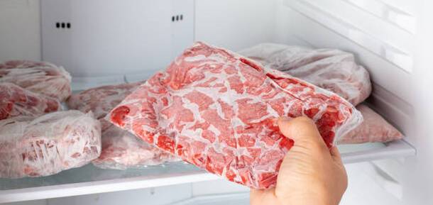 How not to defrost meat and fish: it can be dangerous