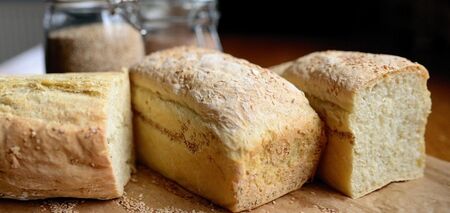 How to quickly prepare homemade bread in the oven: fragrant, as from the woodstove