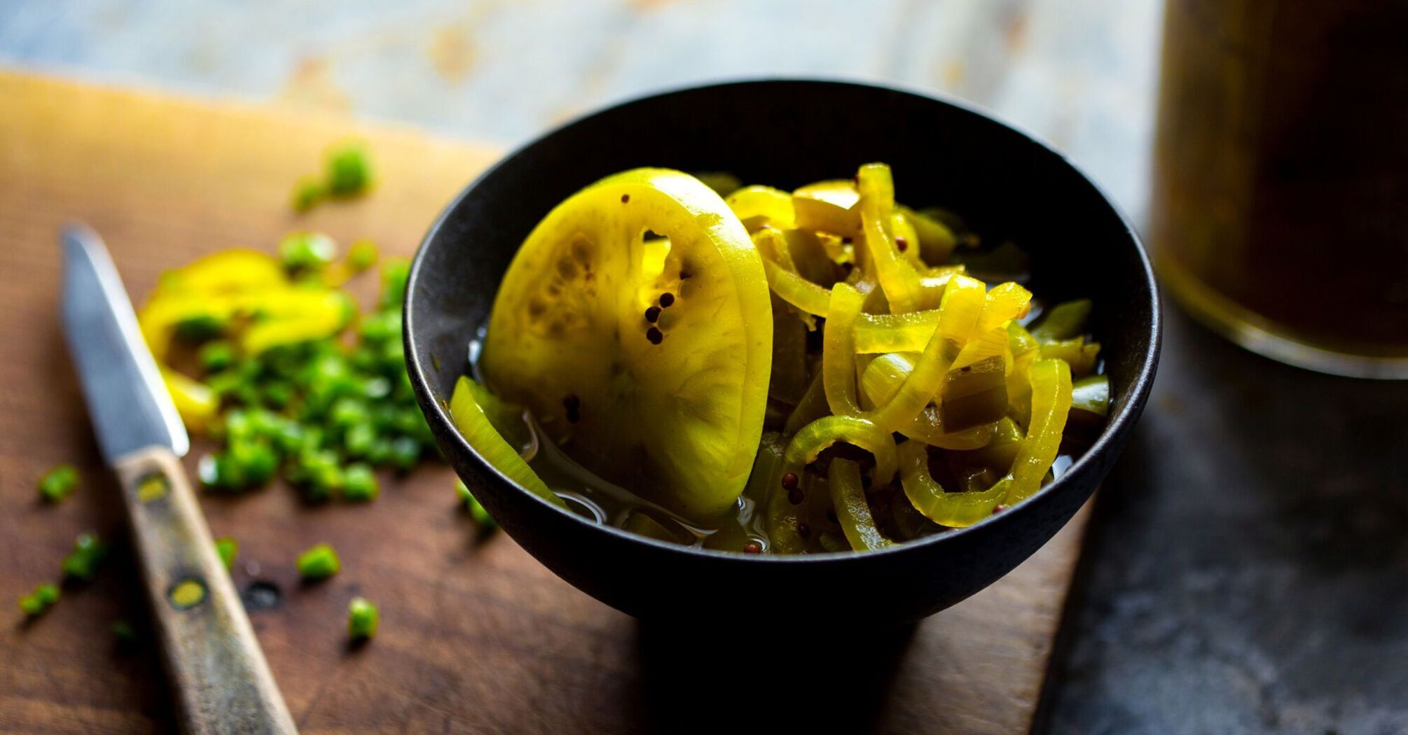 Korean-style green tomatoes for winter: a great alternative to any salads