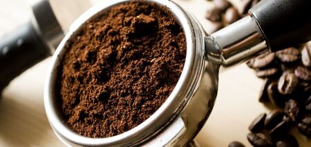 What to do if ground coffee has weathered: one ingredient will help save the drink