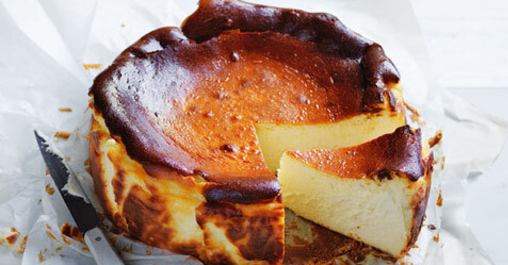How to make a real Basque cheesecake: a delicious golden crust on top