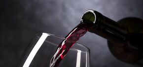 Jak wykorzystać resztki wina: nie wylewaj ich