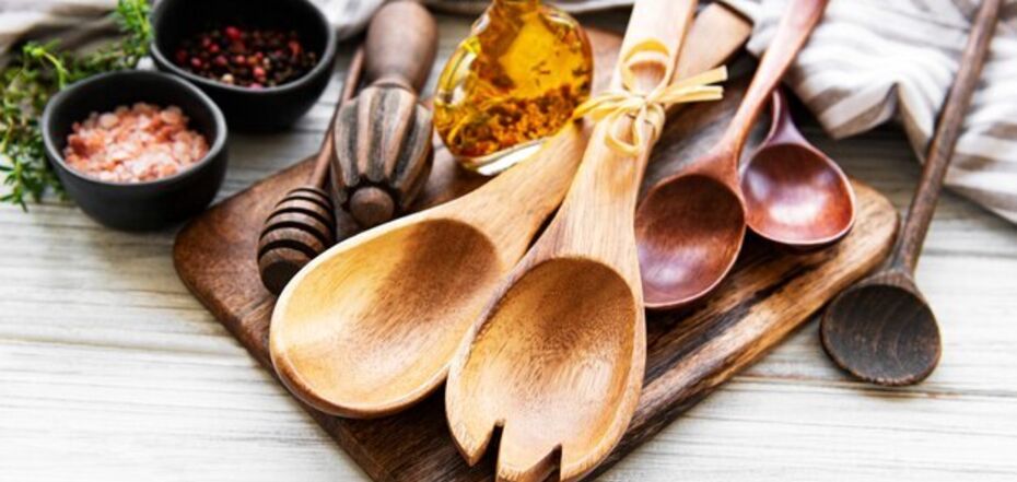 Wooden kitchen items