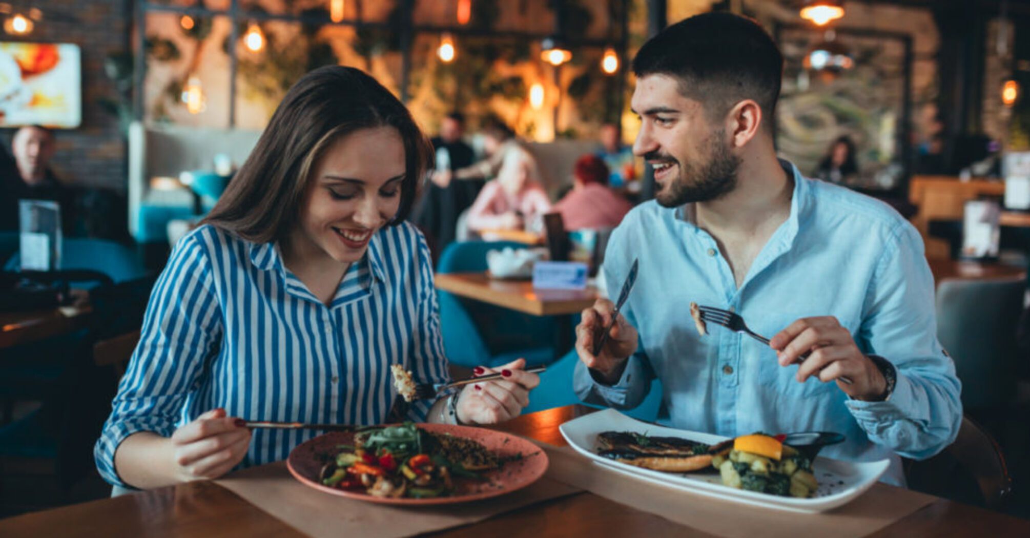 Top 5 najbardziej niebezpiecznych pozycji w menu, których nigdy nie należy zamawiać w restauracjach