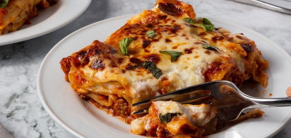 Basic lasagna without dough for lunch: you need pita bread