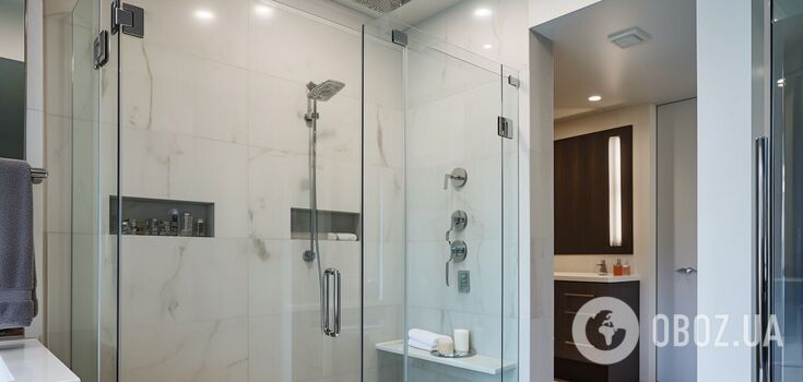 How to clean glass shower doors to a shine: simple life hacks