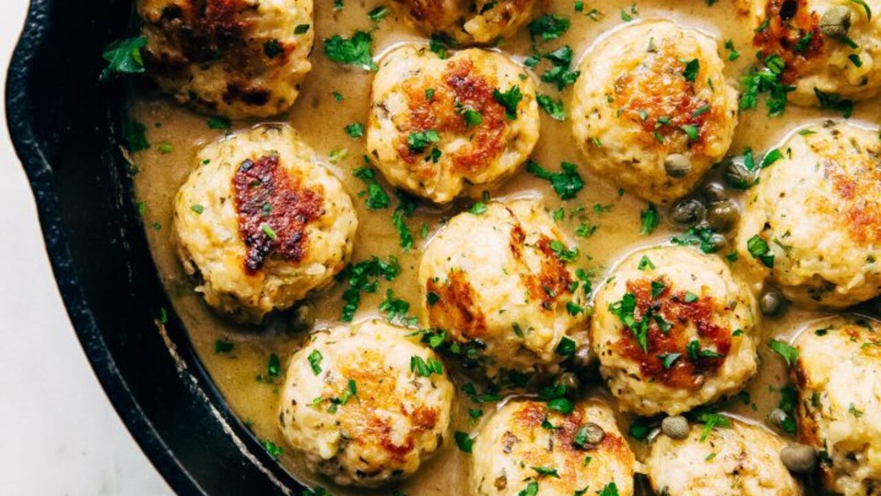 Versatile chicken meatballs for any porridge and pasta that are cooked in a frying pan