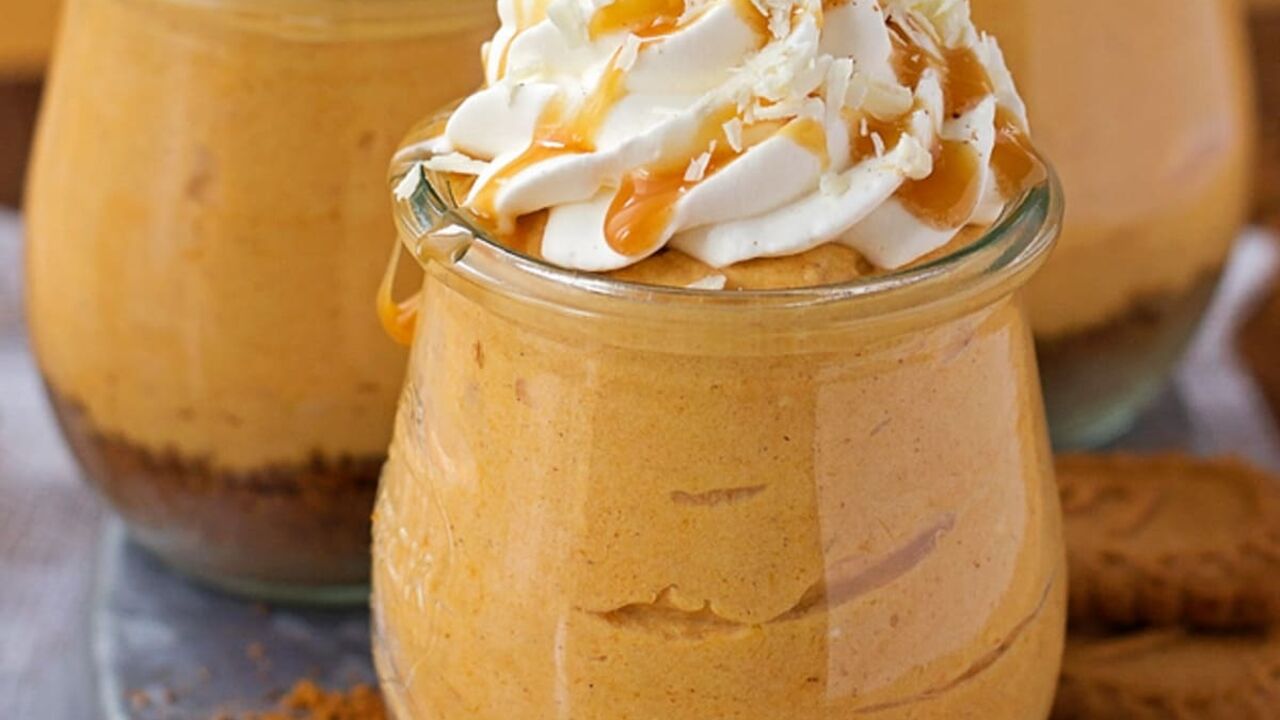 Pumpkin dessert in a glass that doesn't need to be baked: what to make