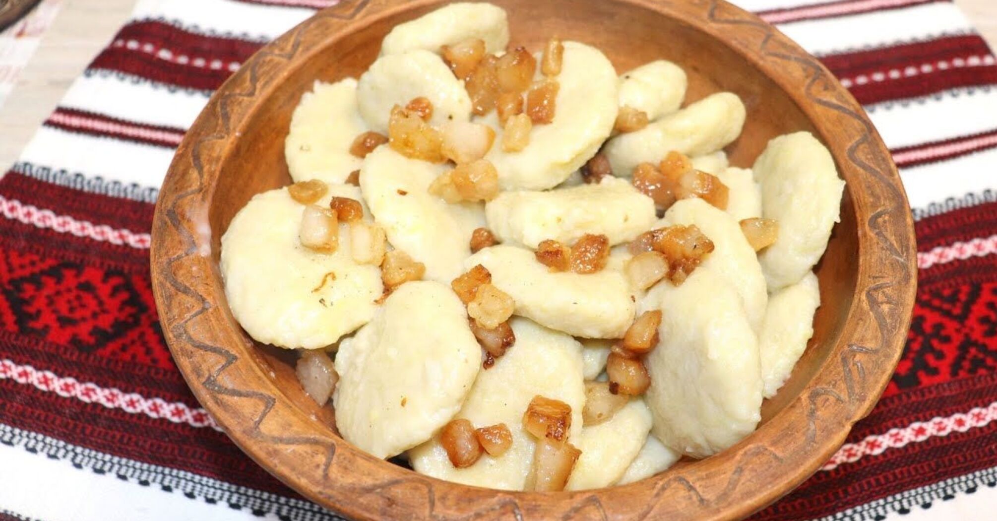 Potato cakes in 15 minutes: a hearty dish for a snack