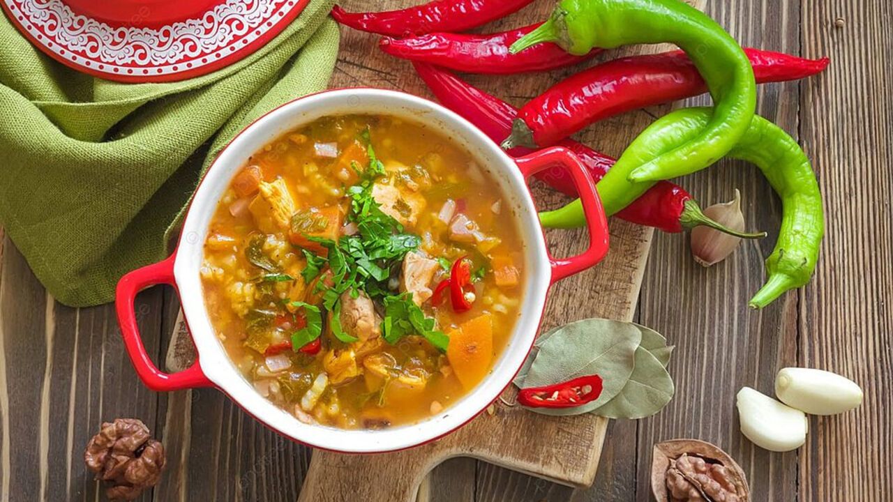 Hearty Kharcho soup for lunch: what meat to prepare with