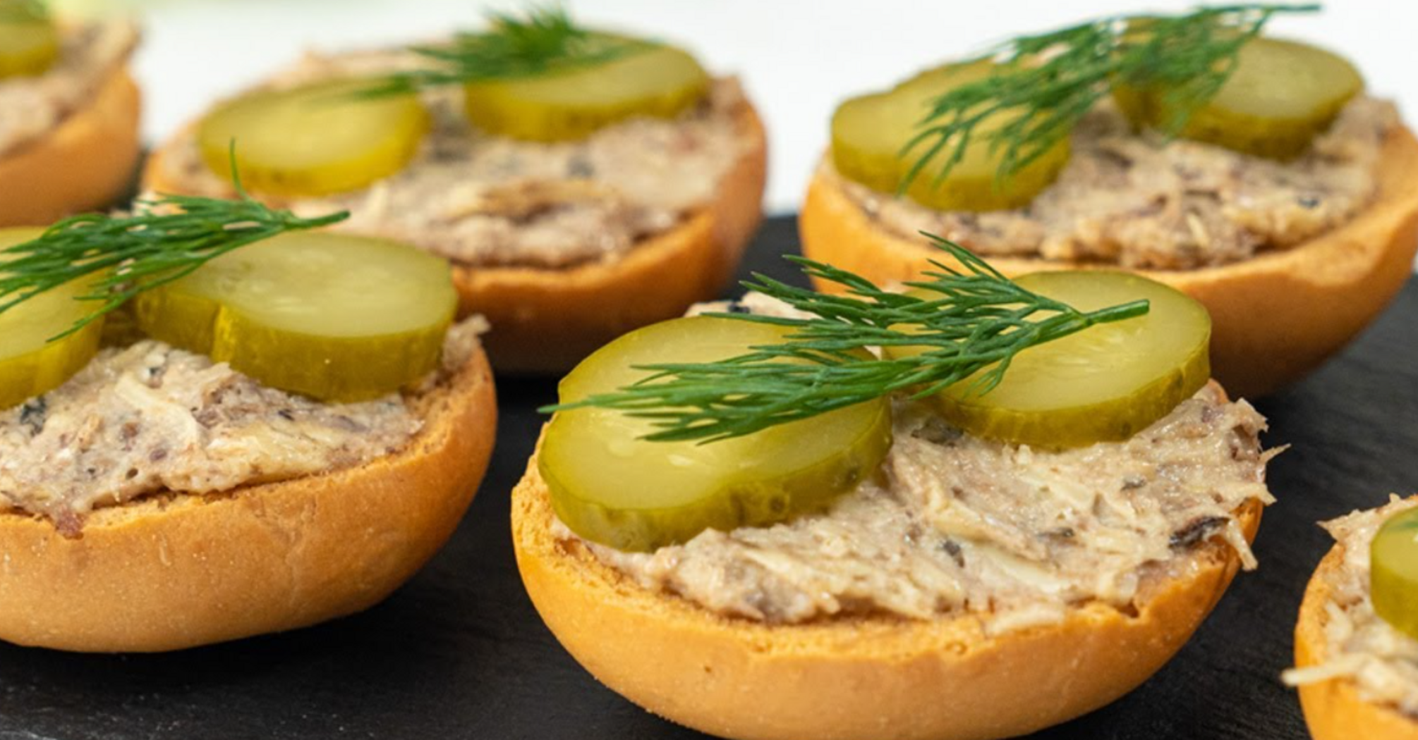 Tastier than with sprats: budget sandwiches in 10 minutes