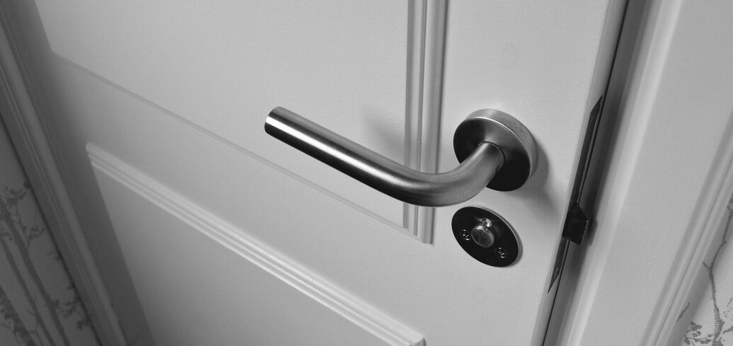 Простые решения для открытия захлопнувшихся дверей