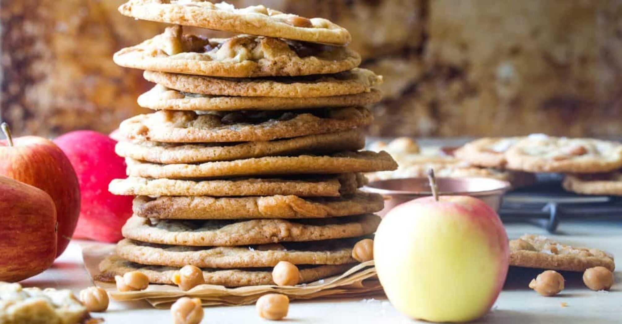Healthy apple snack cookies for children: no need to add sugar