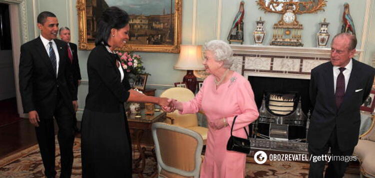 Elżbieta II była zachwycona: okazało się, jaki 'niekrólewski' prezent od Baracka Obamy zrobił wrażenie na monarchini