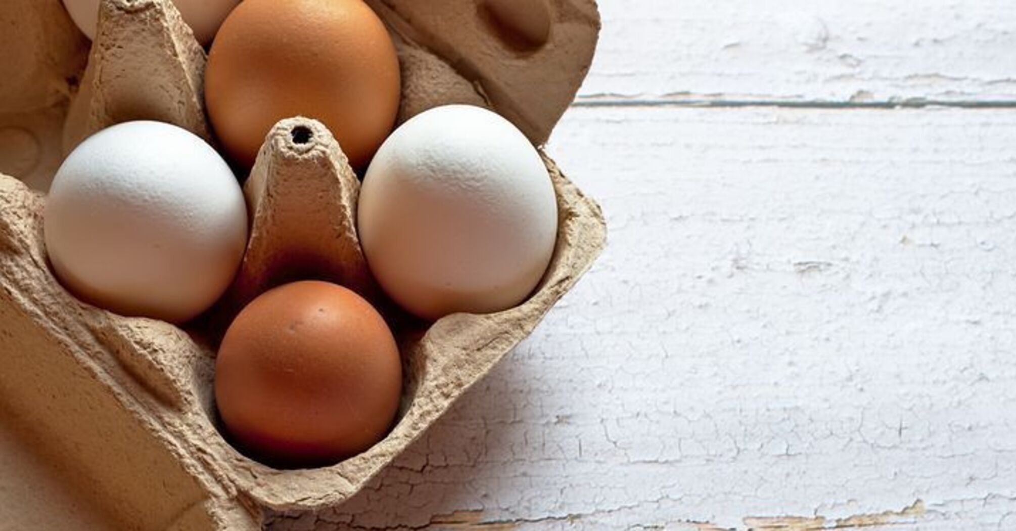 Why you shouldn't put raw eggs in boiling water: a way to boil them successfully