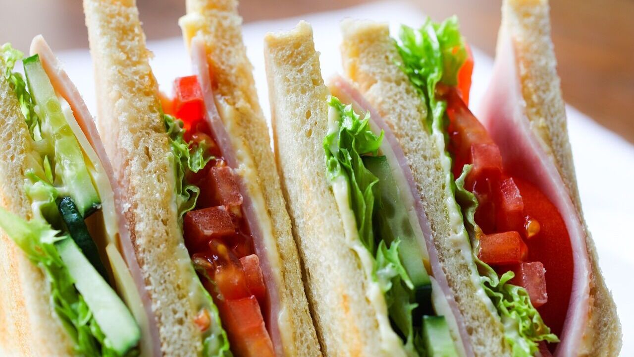 How to replace unhealthy breakfast sandwiches: three recipes that will delight everyone