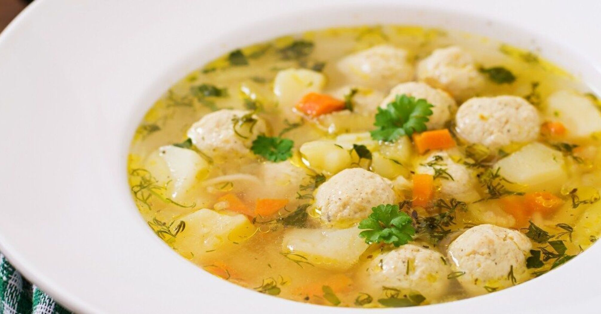 What to do with meatballs for soup so that they do not fall apart: a simple secret