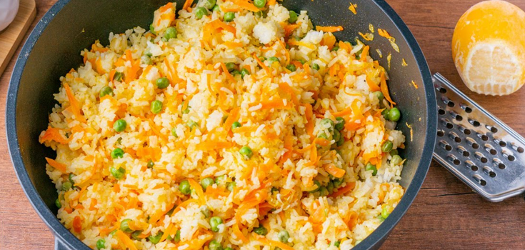 Crumbly pilaf with pork: which ingredient should be added