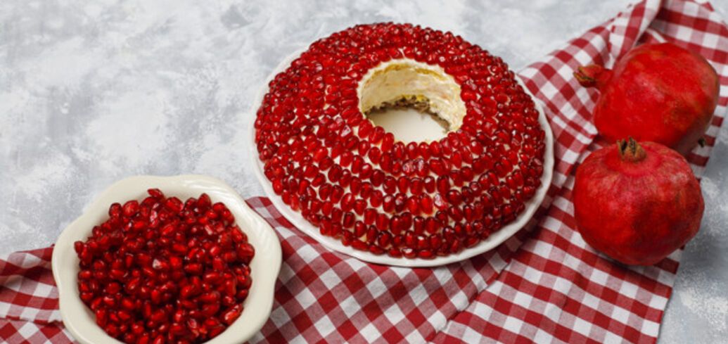 Holiday salad with chicken and pomegranate: how to prepare