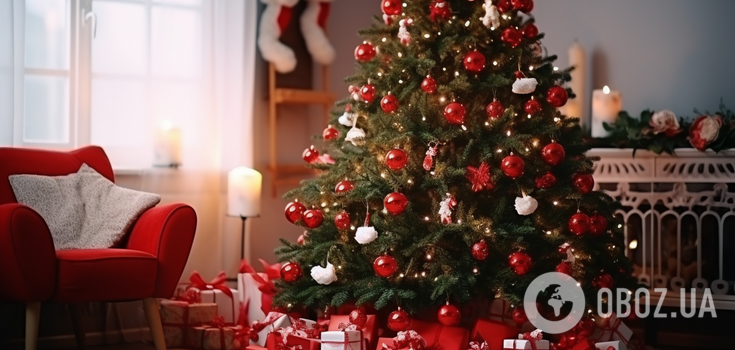 Find who and what is hidden between the Santa Clauses: a fun winter puzzle game