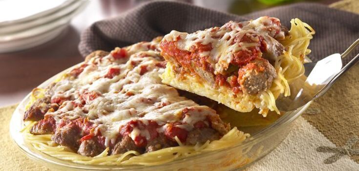 Hearty pie with meatballs for lunch: what dough to prepare from