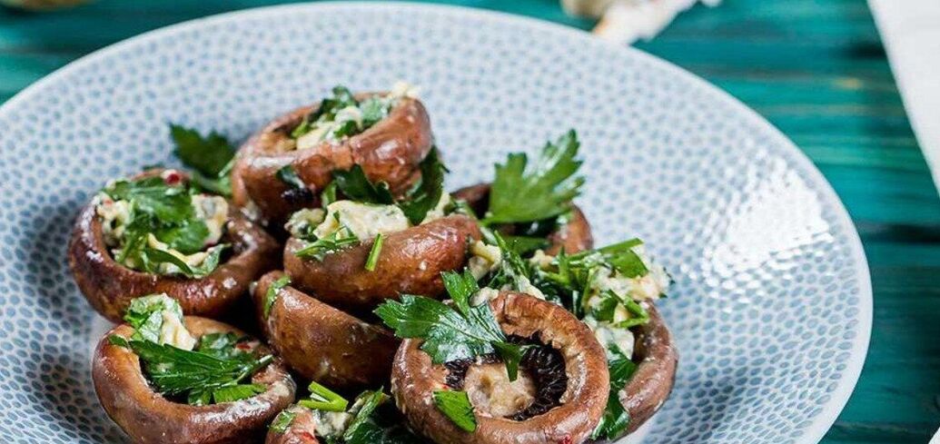 Pickled mushrooms in 10 minutes: can be eaten immediately or stored in jars