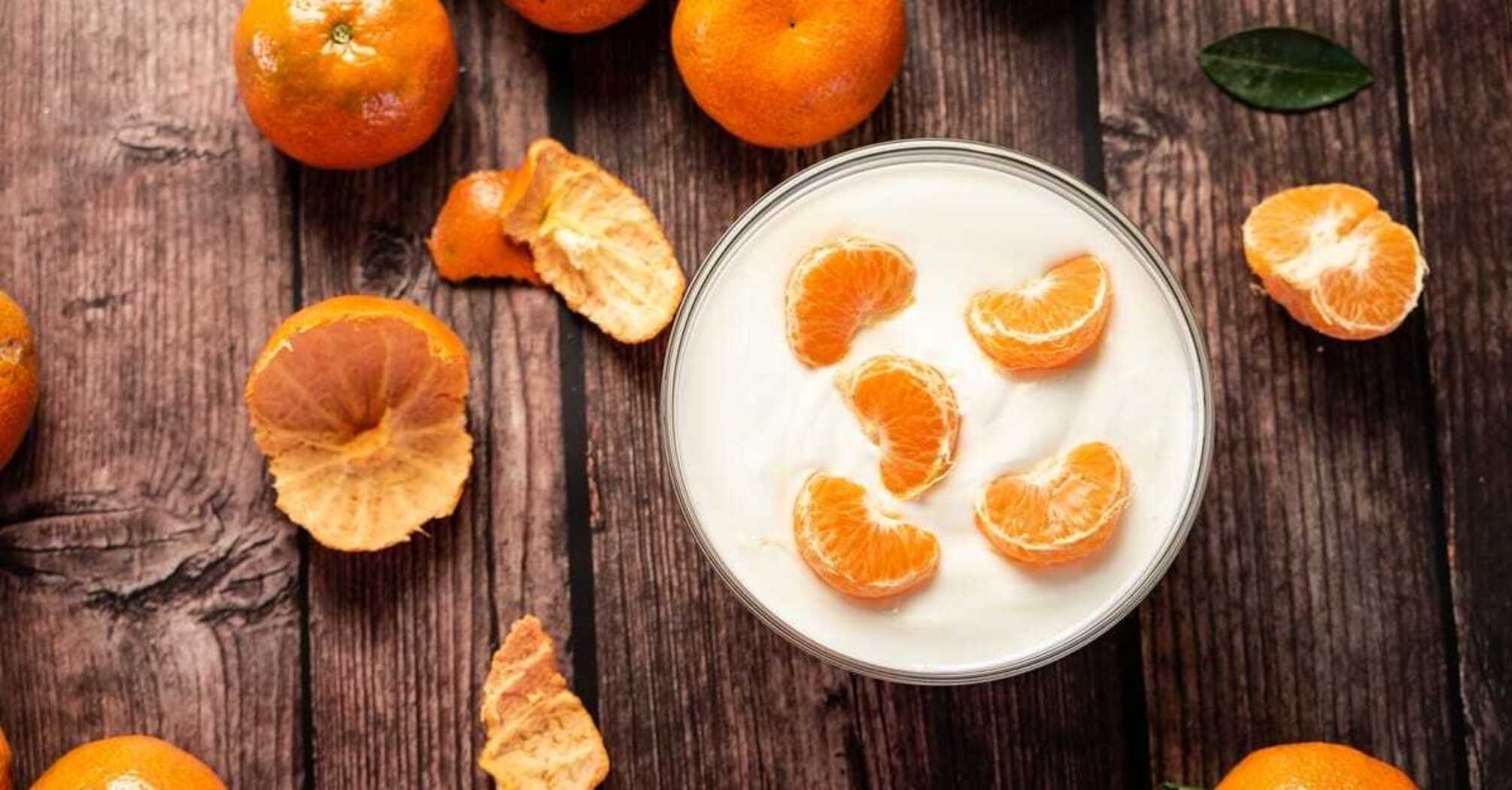 Tangerine dessert in a glass with no baking: freezes in the refrigerator