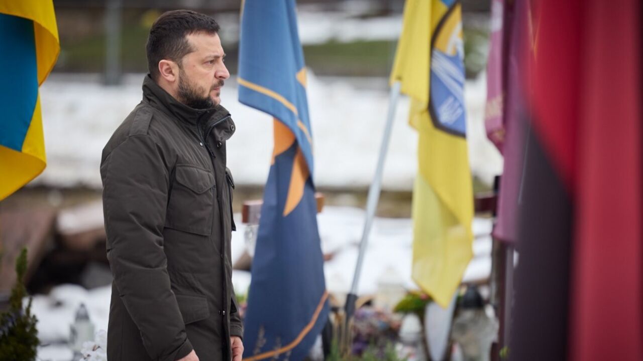 "Nigdy nie zapomnimy naszych bohaterów": Zełenski oddał hołd poległym obrońcom Ukrainy we Lwowie