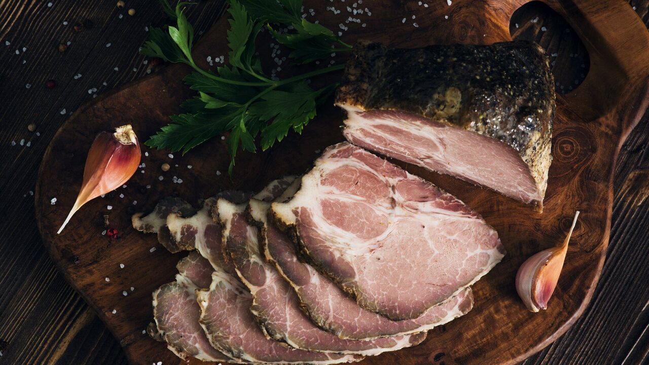 The most delicious homemade cold pork roast: perfect for the holidays