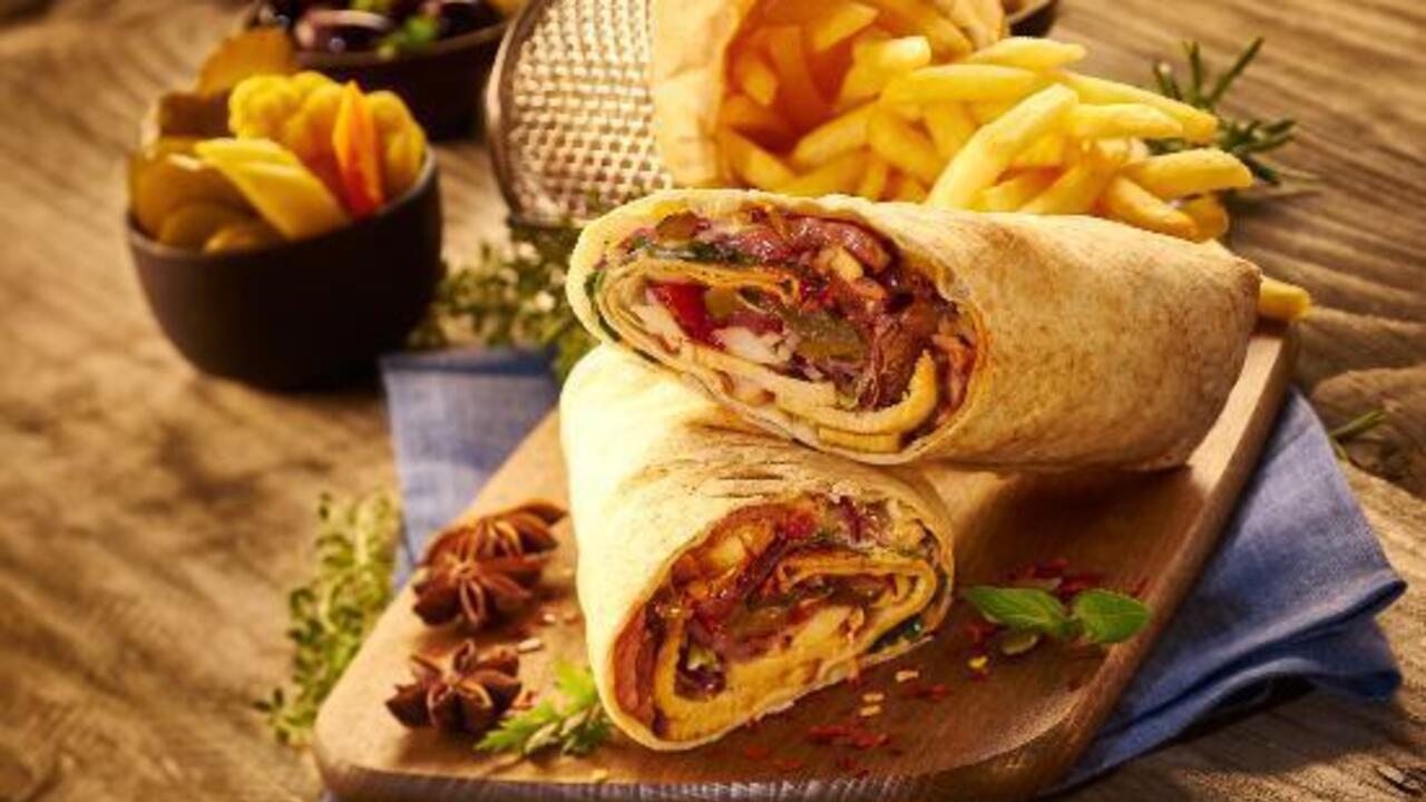 A hearty and juicy meat roll: made from pita bread