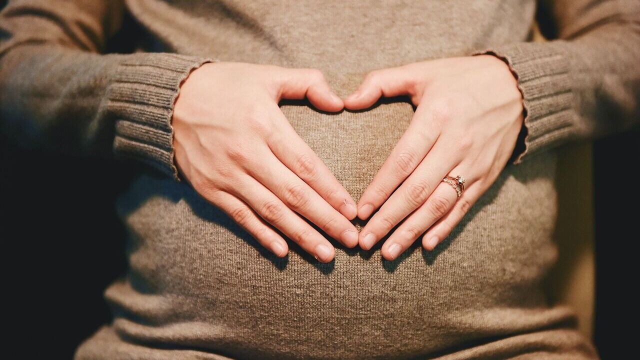 Як полегшити біль у спині під час вагітності: корисні поради