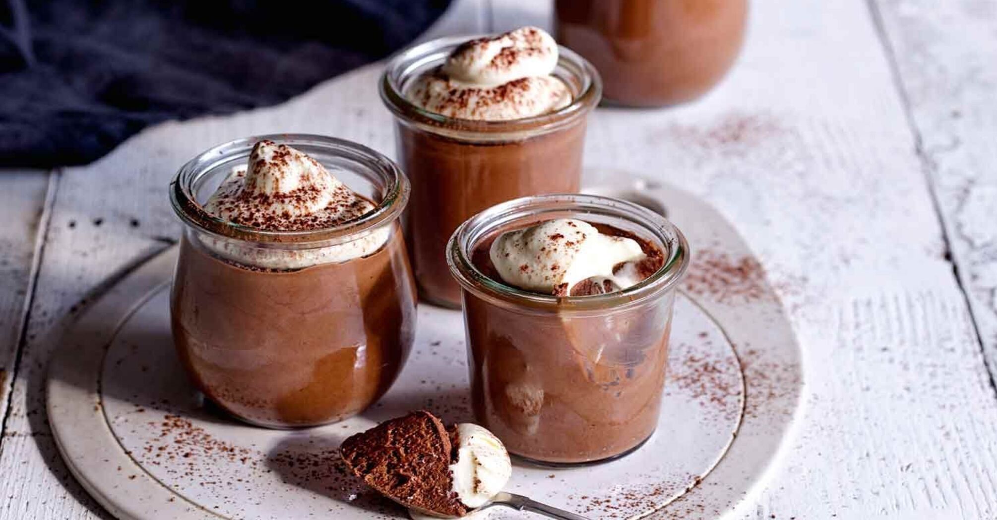 No-bake chocolate dessert in a glass that is ready in 15 minutes