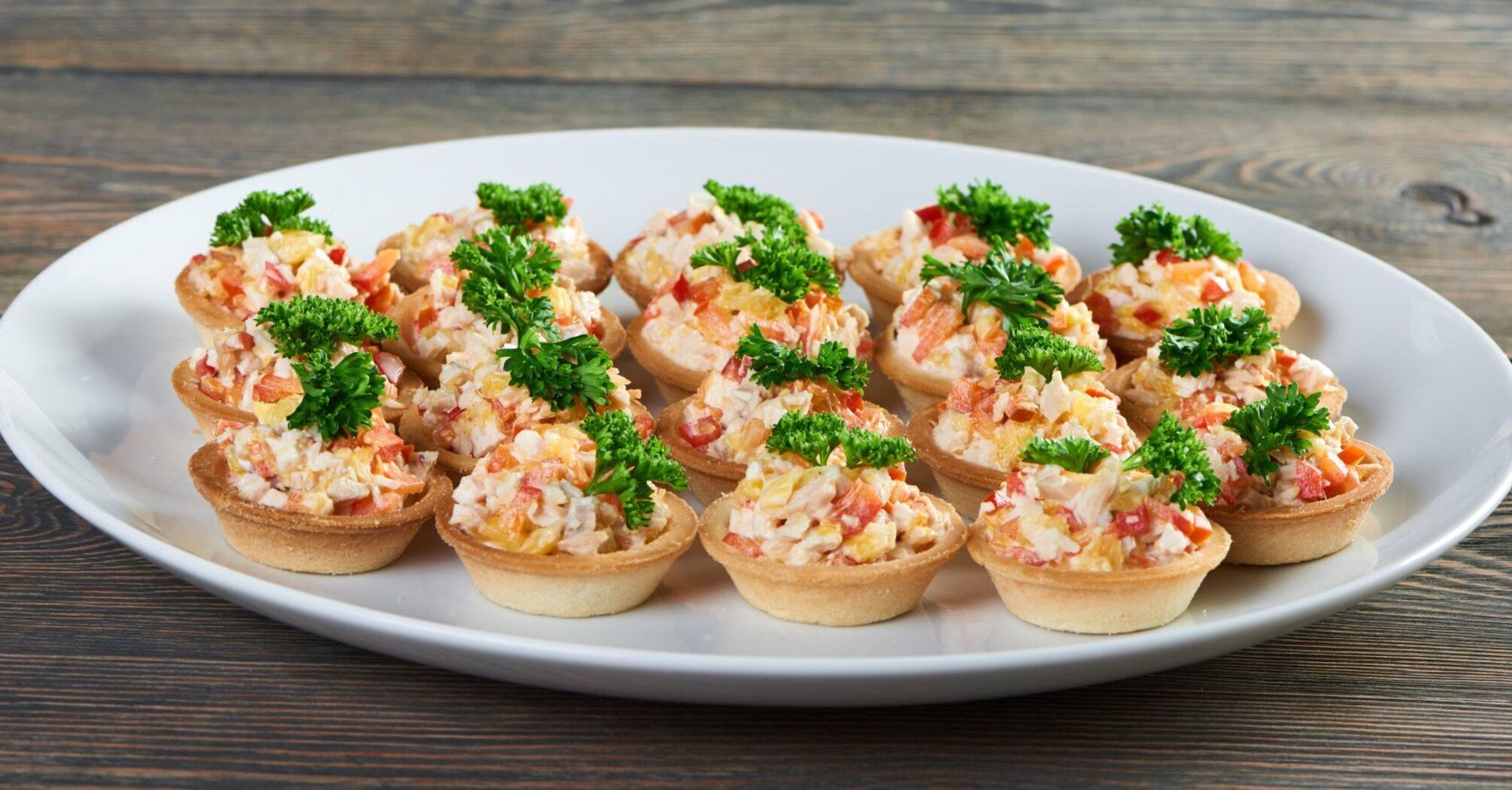 Simple tuna and cheese tartlets for a festive table: how to prepare