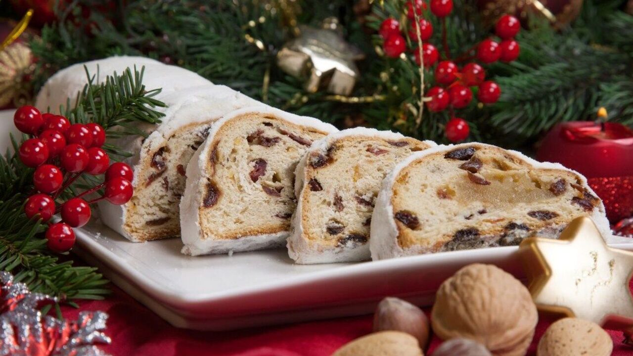 Co smacznego upiec na Boże Narodzenie zamiast stollen: przepis na puszystą i pachnącą babeczkę
