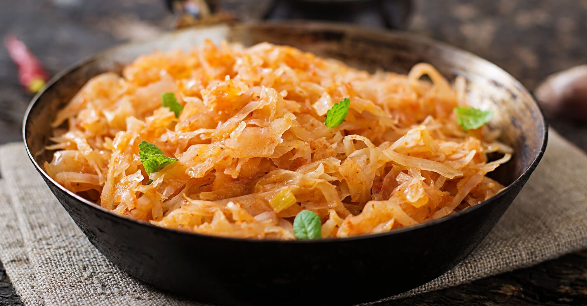 What meat goes best with delicious stewed cabbage: recipe