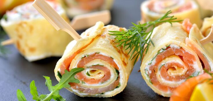 New Year's appetizer with red fish in a few minutes: the basis is ordinary pancakes