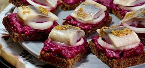 Tastier than Dressed herring: a variant of an elementary holiday appetizer with beets and herring