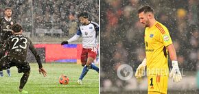 The goalkeeper of the famous club scored the 'own goal of the century' in the German championship. Video