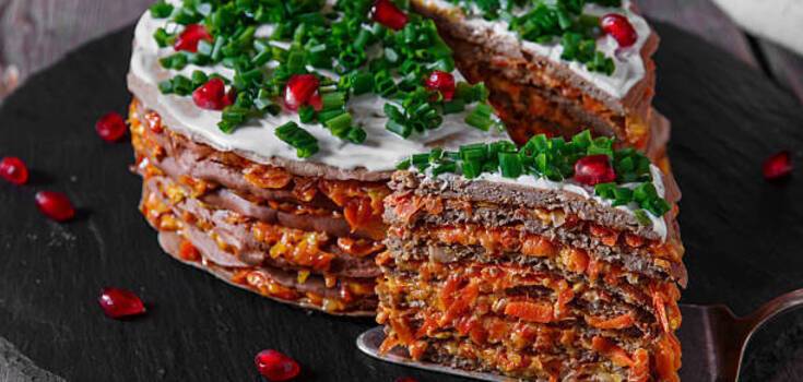 You will fall in love with liver: a recipe for a hearty holiday cake