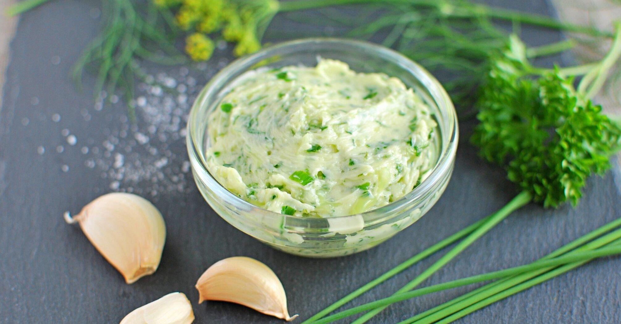 Butter with herbs and garlic: tastes better than any spread