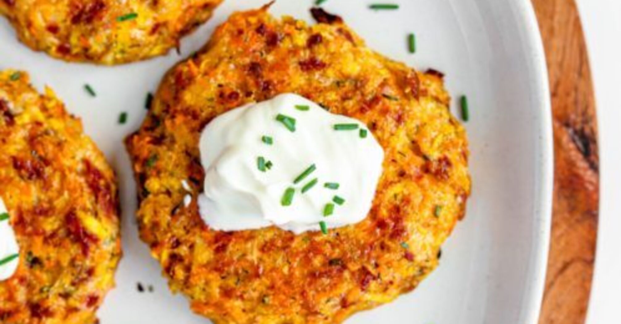 Healthy carrot pancakes for breakfast: they turn out loose and hearty