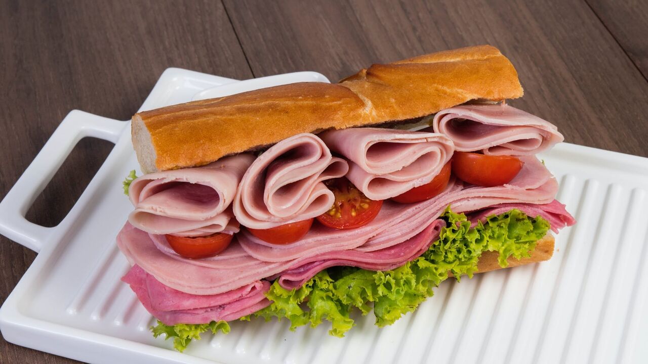 Homemade safe boiled sausage: what to cook from