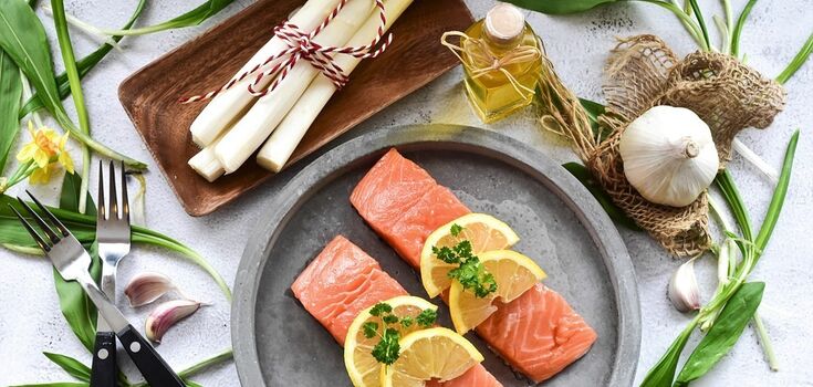 Lightly salted salmon with zest