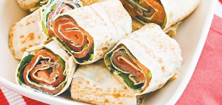 Festive pita bread appetizer in 15 minutes: with red fish and cream cheese