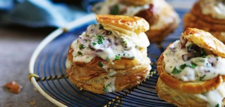 An elementary New Year's appetizer with mushrooms: you will need puff pastry