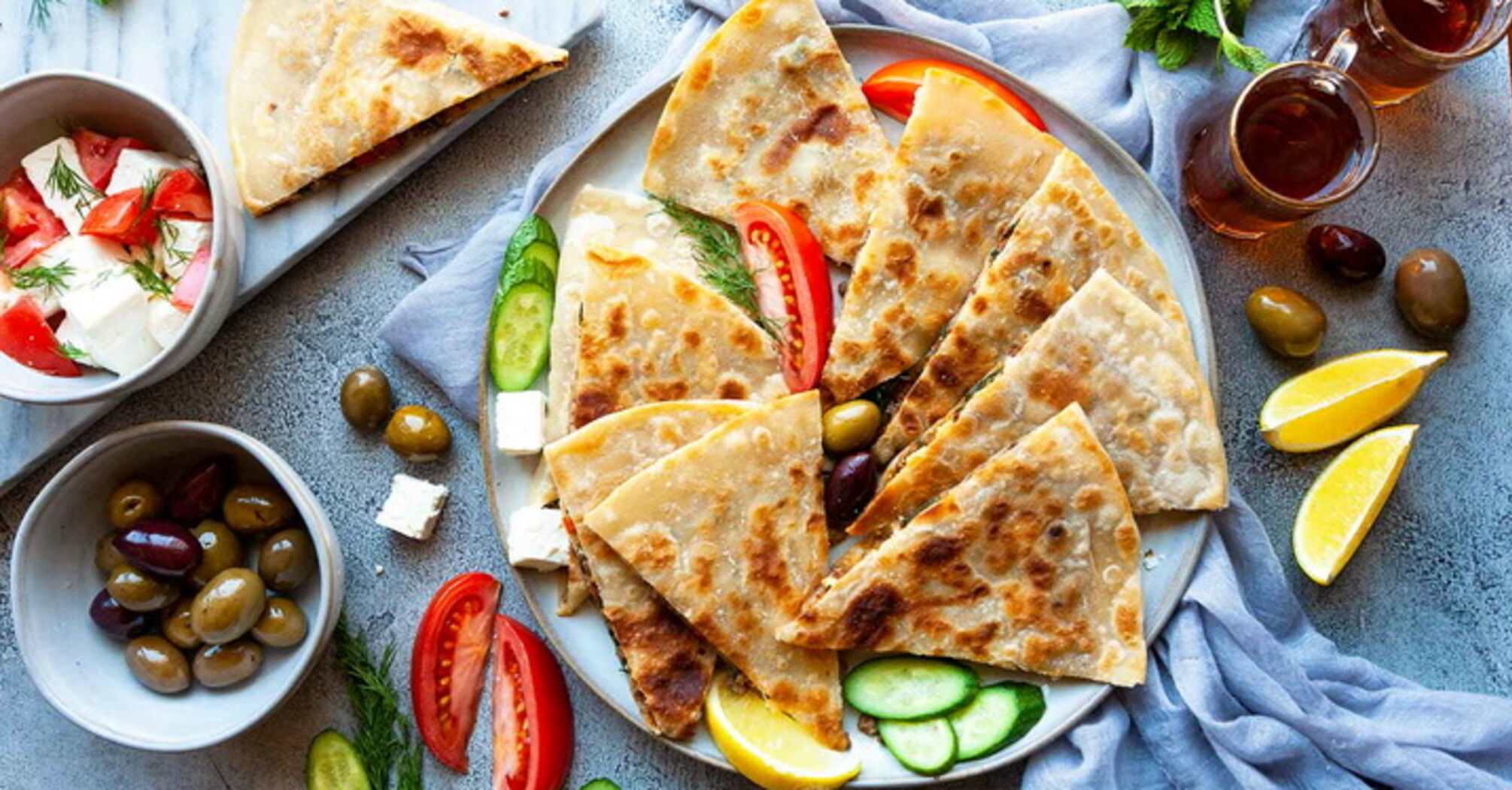 Hearty pita bread envelopes in a pan in 15 minutes