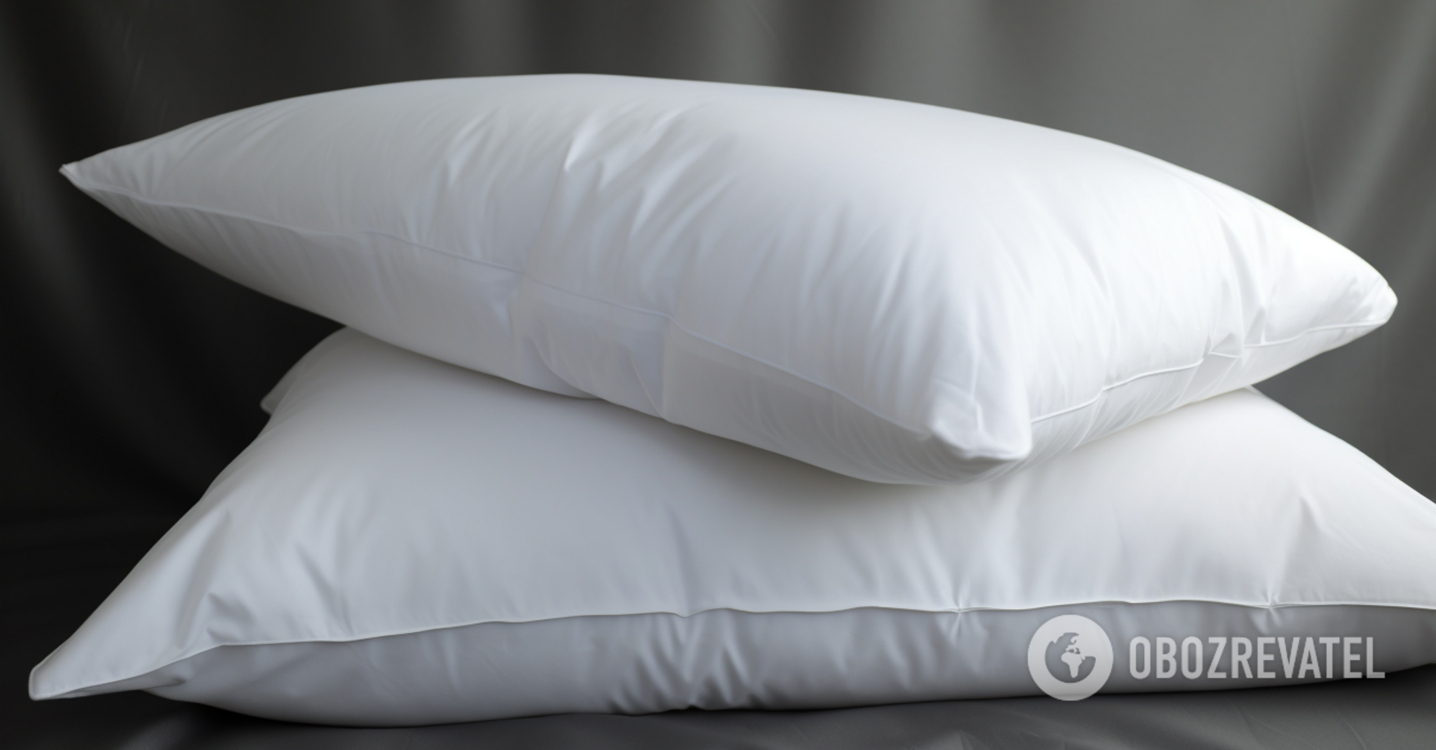 A simple trick with baking soda will save old pillows from yellow stains, making them look like new