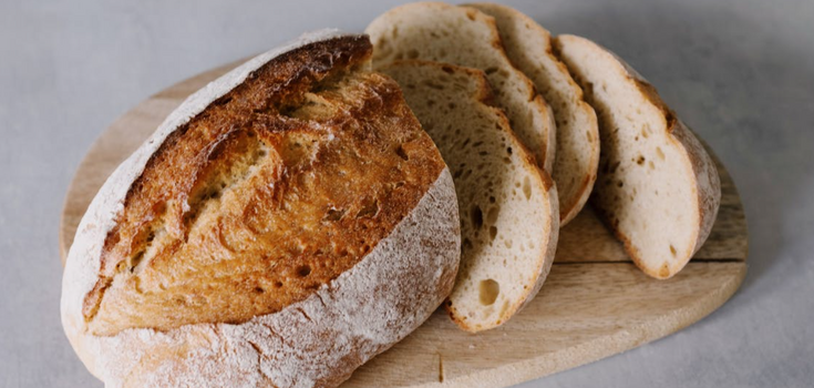 How to bake bread in a cooking sleeve: it does not crumble when sliced